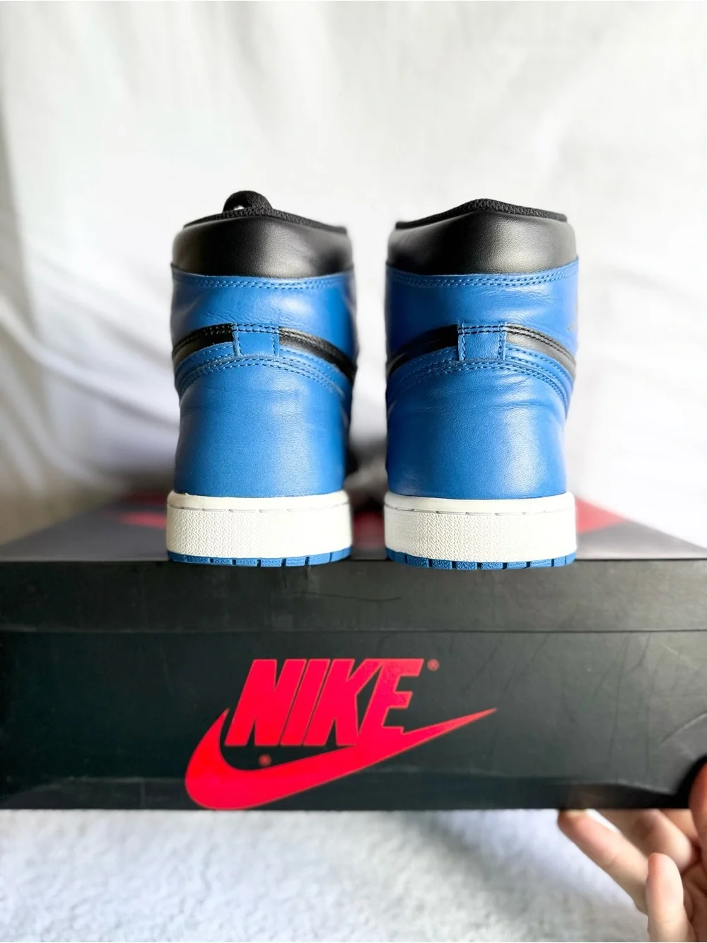 AUTHENTIC Jordan 1 Retro High OG Royal size 11 555088-007 2017 PRE-OWNED